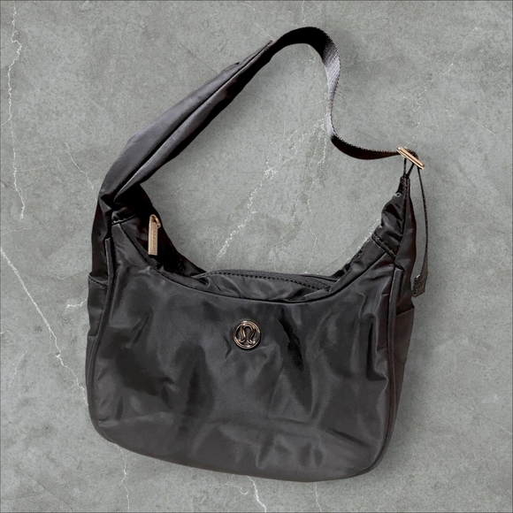 Lululemon Shoulder Bag 4L - Black - Picture 1 of 7